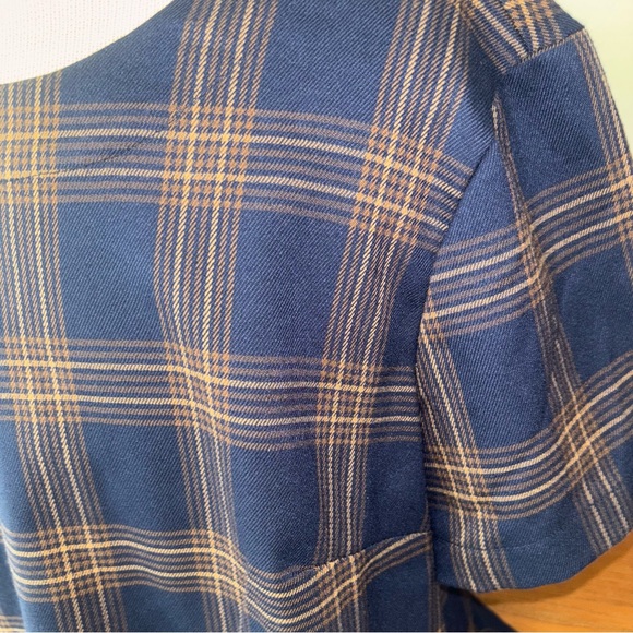 NWOT Plaid Navy Blue and Brown Women's Top - Picture 2 of 7